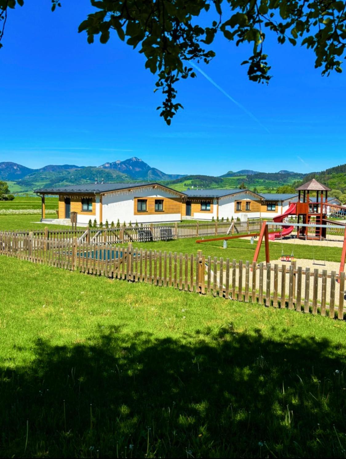 Rezort Zvernica Vlachy - Family & Fun Ngoại thất bức ảnh